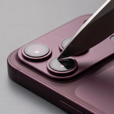 5. Szkło hartowane na aparat Tech-Protect Camfull Fit+ na iPhone 18 Pro - burgundowe