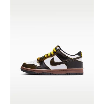 11. Buty damskie NIKE  DUNK LOW BDAY SE BG  (HQ9294-100)