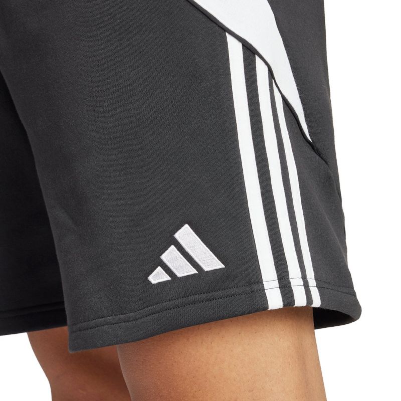 7. Spodenki adidas Tiro 24 Sweat M IP1954
