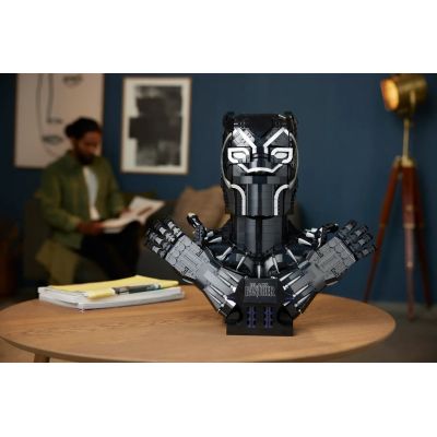 10. LEGO 76215 Marvel Super Heroes - Czarna Pantera