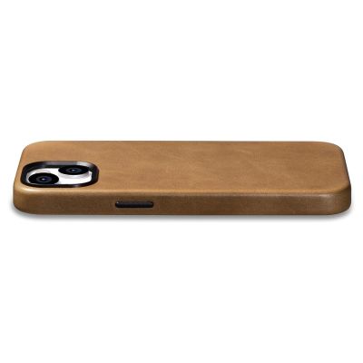 15. iCarer Oil Wax Premium Leather Case skórzane etui iPhone 14 Plus magnetyczne z MagSafe brązowy (WMI14220703-TN)