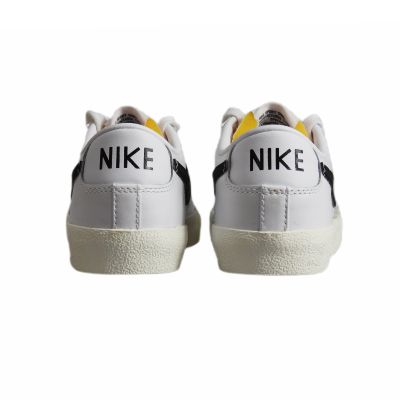 10. Buty sportowe sneakersy Nike Blazer Low '77 Vintage White/Sail/Black - DA6364-101