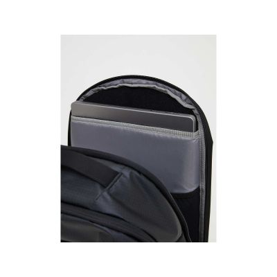 7. Plecak PEAK PERFORMANCE Commuter Backpack kolor czarny