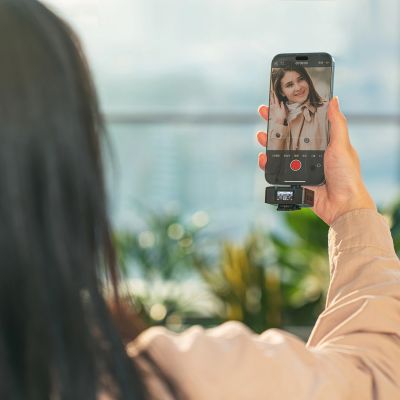 13. Mikrofony krawatowe BOYA BOYAMIC 2-02 bezprzewodowe 2.4 GHz - czarne