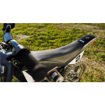 6. Motor elektryczny Razor MX125 Dirt Rocket (15173802)