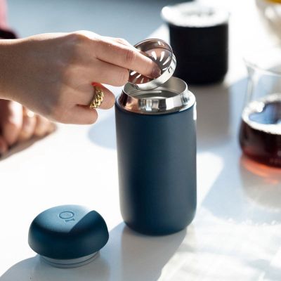 3. Kubek termiczny 473 ml Carter Move Mug Fellow granatowy