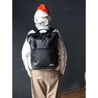3. Plecak EVOC Tote Backpack 18 carbon grey - black
