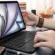 7. Etui z klawiaturą AMAZINGTHING Minimal Case Keylite Combo na iPad 11" 2025 - czarne
