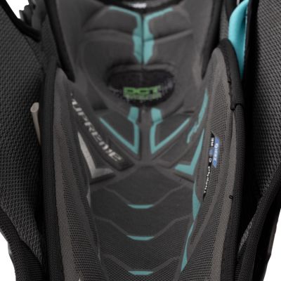 6. Nagolenniki hokejowe Bauer Supreme Fuse Junior