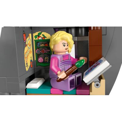 7. LEGO Harry Potter 76467 Dom Luny Lovegood