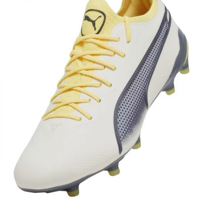 4. Buty piłkarskie Puma King Ultimate FG/AG M 107563 05