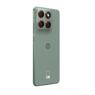 9. Motorola Edge 70 12/512GB Lily Pad