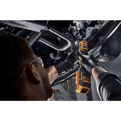3. Klucz zasilany DeWALT DCF512D1-QW