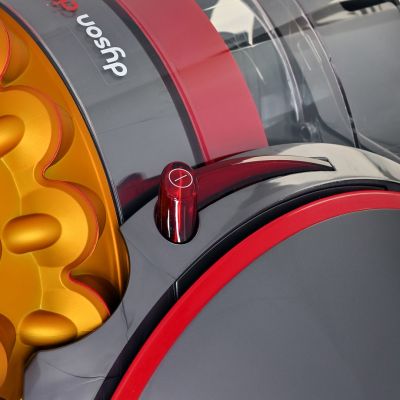 6. Odkurzacz bezworkowy DYSON Cinetic Big Ball Multi Floor (700W)