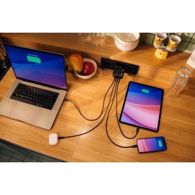 12. Verbatim Mini GaN Ładowarka 100W 3xUSB-C PD, 1xUSB-A QC 3.0