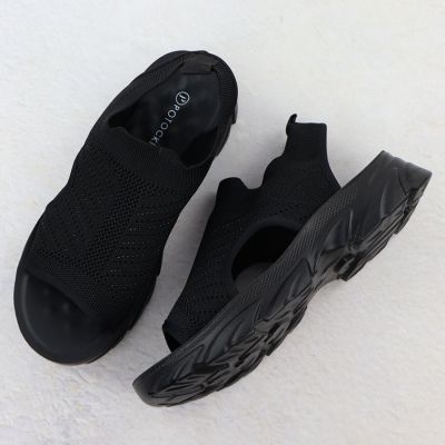 4. Sandały damskie zabudowane czarne Potocki TO90302