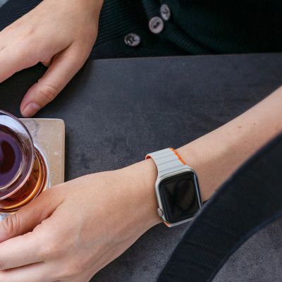 10. Magnetyczny pasek Apple Watch SE, 9, 8, 7, 6, 5, 4, 3, 2, 1 (41, 40, 38 mm) Dux Ducis Strap (LD Version) - szaro-pomarańczowy