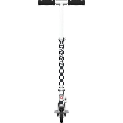 3. Hulajnoga dla dzieci Razor Model A Checked Out