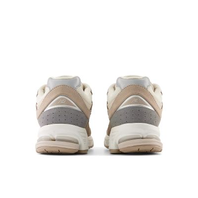 12. Buty New Balance U M2002RSI
