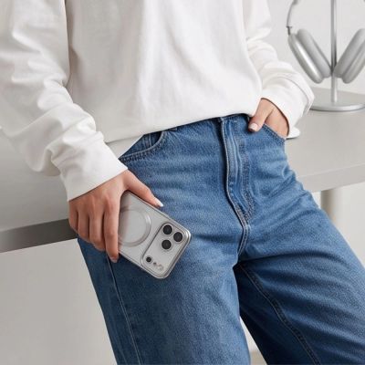 8. Etui Tech-Protect MagFlex na iPhone 18 Pro Max / 17 Pro Max - srebrne