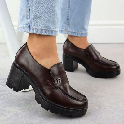 6. Półbuty mokasyny damskie na klocku brązowe Potocki SZ12700