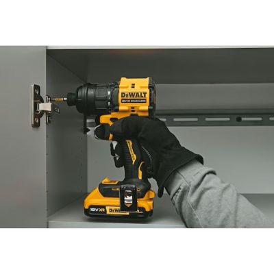 7. Wiertarko-wkrętarka aku 18V DEWALT DCD803NTbez aku