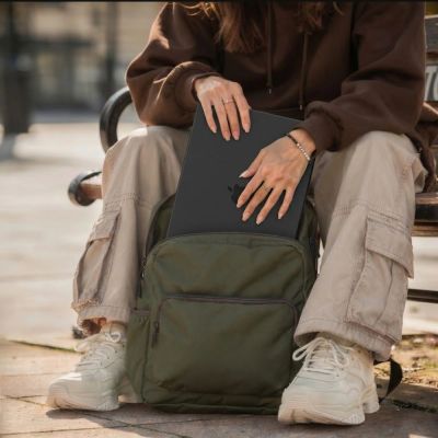 7. Etui Tech-Protect SmartShell na MacBook Neo 13" 2026 - czarne