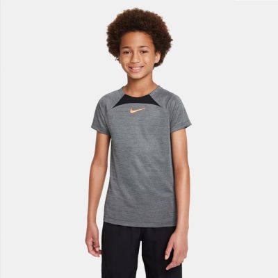 4. Koszulka Nike Dri-FIT Academy Jr DQ8901 010