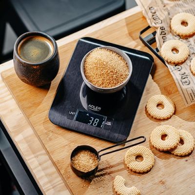 8. Waga kuchenna ADLER AD 3183b czarna