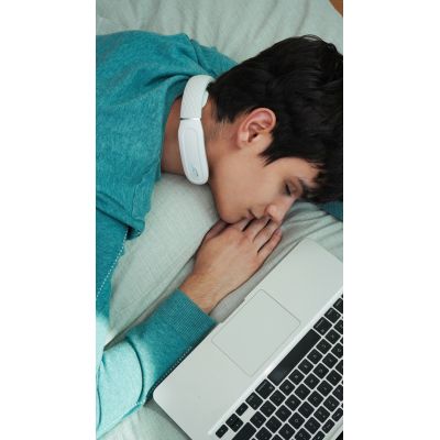 18. Masażer szyi biały 4356E SKG