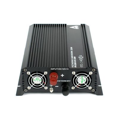 4. Samochodowa przetwornica napięcia 12 VDC / 230 VAC IPS-3200 3200W
