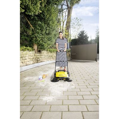 8. Zamiatarka KARCHER S 4 Twin - 1.766-360.0