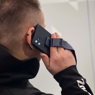 17. Rope case żelowe etui ze smyczą łańcuszkiem torebka smycz Samsung Galaxy A32 4G ciemnozielony
