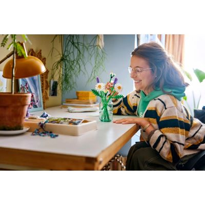 10. LEGO Botanical Collection 11508 - Stokrotki
