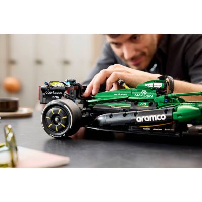 23. LEGO Technic 42240 - Bolid F1 Aston Martin Aramco AMR25