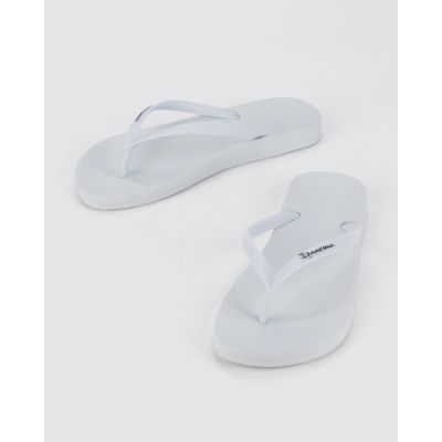 6. Ipanema klapki damskie japonki Anat wygodne białe modne na plaże
