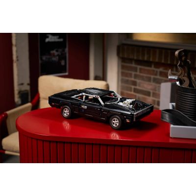 16. LEGO Technic 42231 - Samochód Fast and Furious Dodge Charger R/T