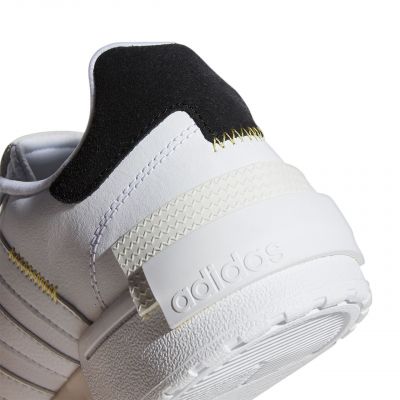 6. Buty adidas Postmove SE W GW0346