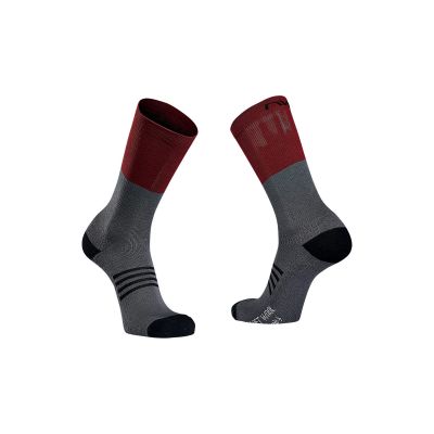 2. Skarpety rowerowe NORTHWAVE EXTREME PRO HIGH SOCK