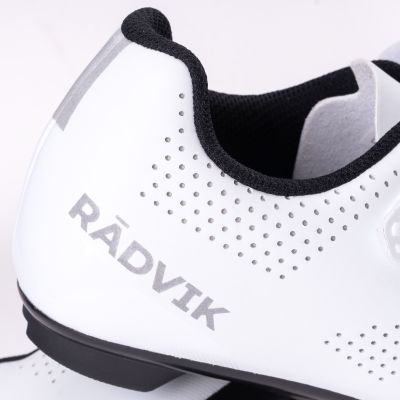 7. Buty FOROAD UNI