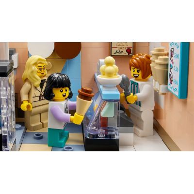 13. LEGO Ideas 21359 Włoska riwiera