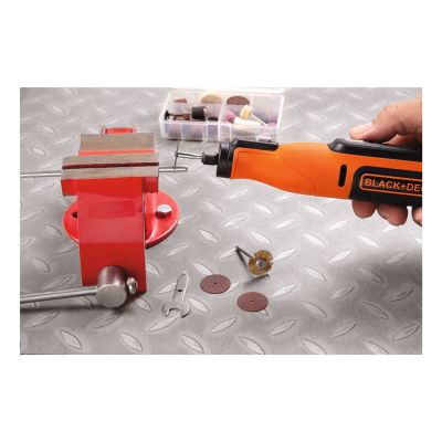 17. Black & Decker BCRT8I-XJ grawerka elektryczna