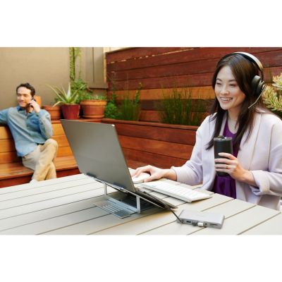 9. Kensington Aluminiowa podstawka Easy Riser pod laptopa
