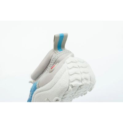 17. Buty do wody Mares Jr 440191-AZVA