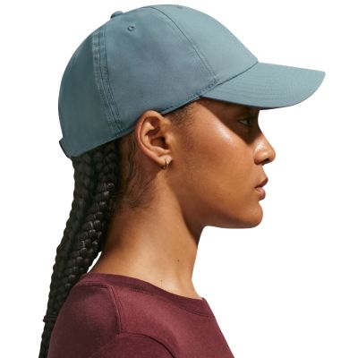 5. Czapka z daszkiem Nike Dri-FIT Club zielona FB5372 382