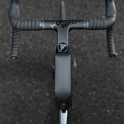 8. Torba rowerowa Rockbros AS-134 ROAD TO SKY wodoodporna na ramę 0,6 l - czarna