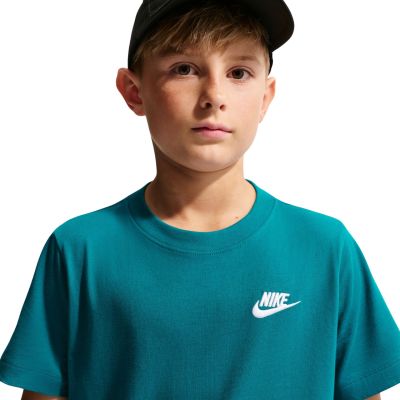 5. Koszulka dla dzieci Nike Sportswear zielona FZ5177 372