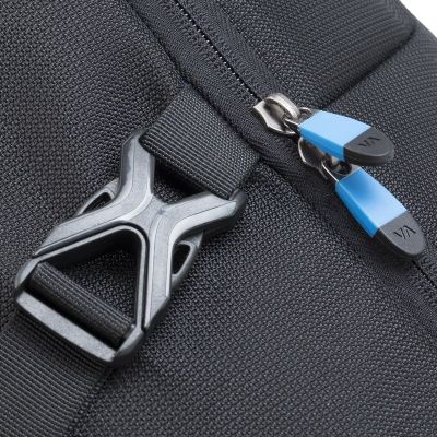10. RIVACASE PLECAK NA LAPTOP DLA GRACZY 17,3" BORNEO, CZARNY, GAMING, Z MATERIAŁU WODOODPORNEGO