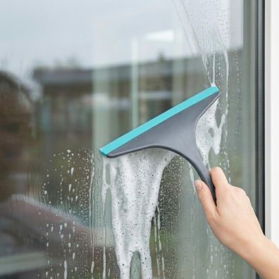 7. ŚCIĄGACZKA WODY Z SZYB I LUSTER Z RĄCZKĄ ALPINA