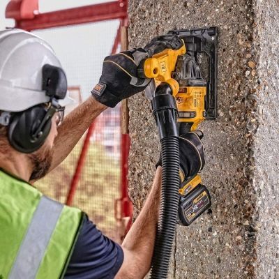 5. DeWALT DCG200T2-QW walizka na narzędzia